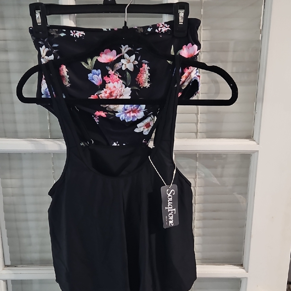 NWT SouqFone Black Floral 2 Piece Swim suit. Sz Small